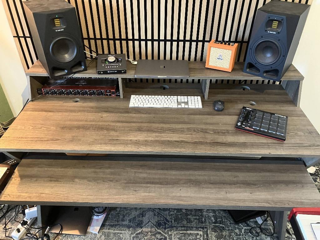 Glorious Sound Desk Pro Walnut bureau, Muziek en Instrumenten, Overige Muziek en Instrumenten, Zo goed als nieuw, Ophalen