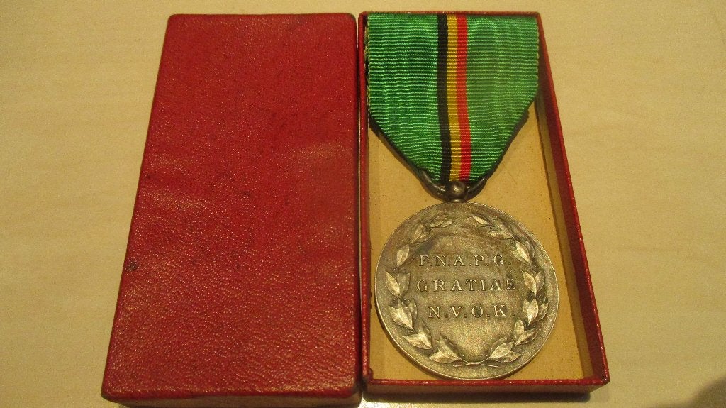 Médaille des anciens prisonniers de guerre Belge, Enlèvement ou Envoi, Armée de terre, Ruban, Médaille ou Ailes