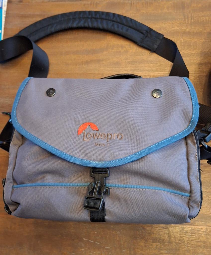 Sac lowepro nova 3 pour appareil photo, TV, Hi-fi & Vidéo, Lowepro, Bandoulière, Enlèvement, Utilisé