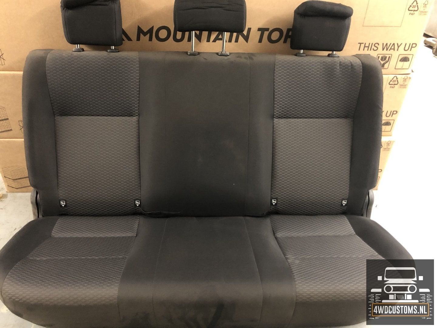 Achterbank Toyota hi lux 2000-2024  € 290, Auto-onderdelen, Interieur en Bekleding, Gebruikt, Ophalen of Verzenden