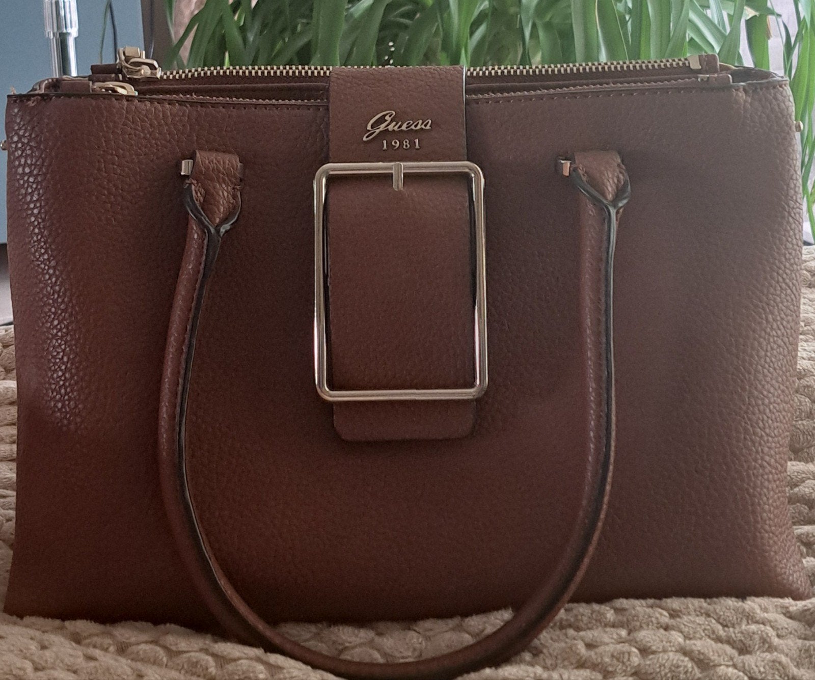 Schoudertas Guess camelkleur, Handtassen en Accessoires, Tassen | Schoudertassen, Ophalen