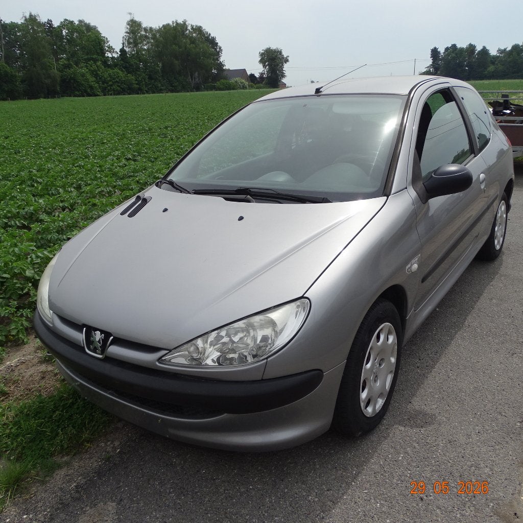 Peugeot 206 1.1 Benzine 83000 km, Auto's, Voorwielaandrijving, Stof, 4 cilinders, Elektrische ramen