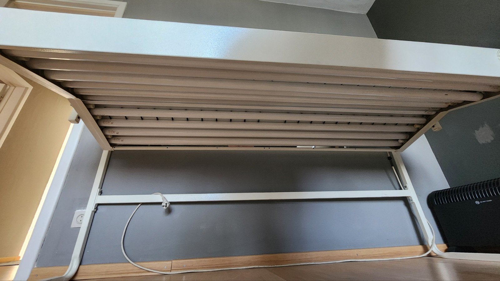 Zonnebank met staander, Ophalen, Zo goed als nieuw, Zonnebank enkelzijdig, 10 tot 15 lampen