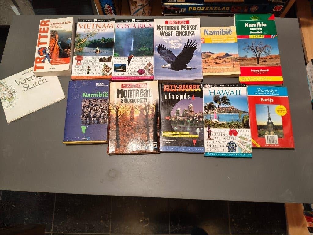 Diverse reisgidsen/ boekjes/ mappen, Boeken, Ophalen of Verzenden, Zo goed als nieuw