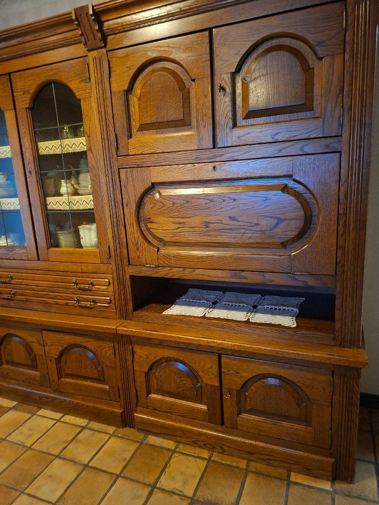 Wandkast, Ophalen