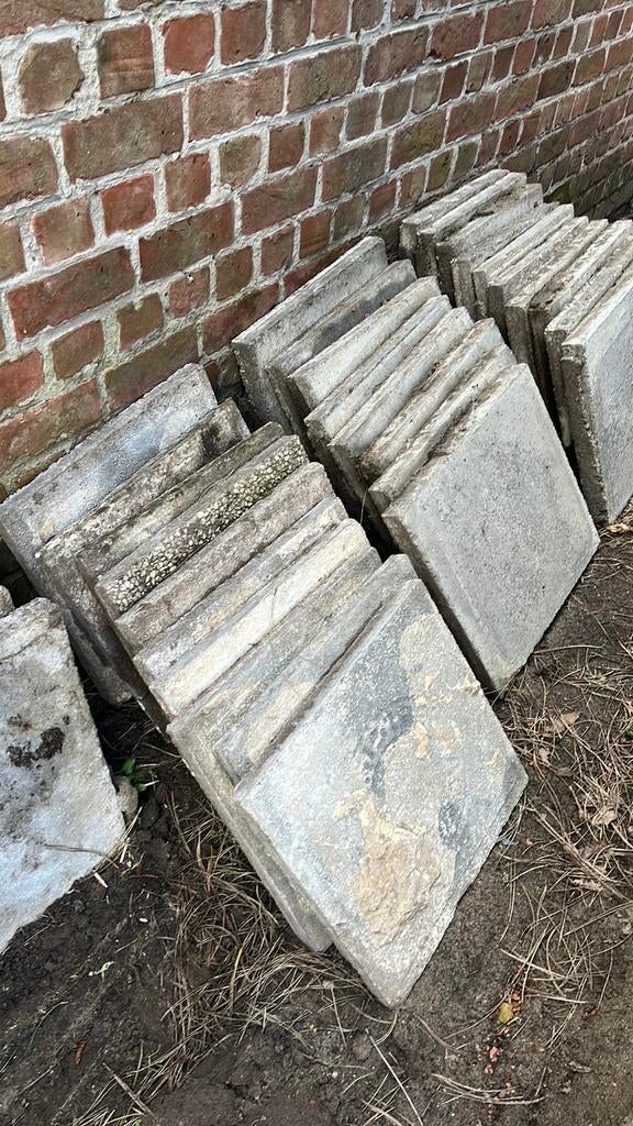 Gratis af te halen in Assebroek. Liggen achter de garage., Ophalen, Zo goed als nieuw