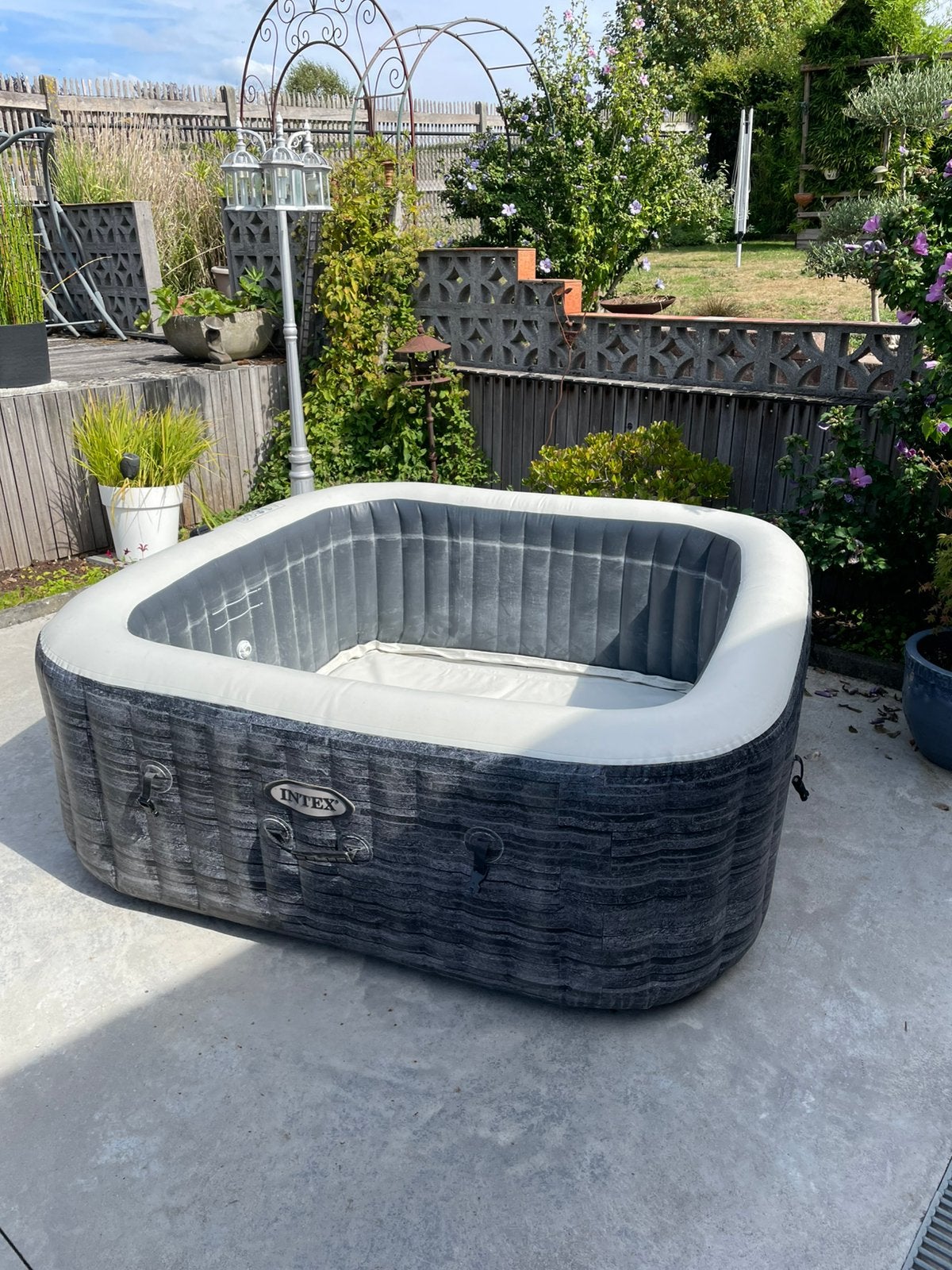 Jacuzzi intex 6 personnes, Ophalen, Zo goed als nieuw