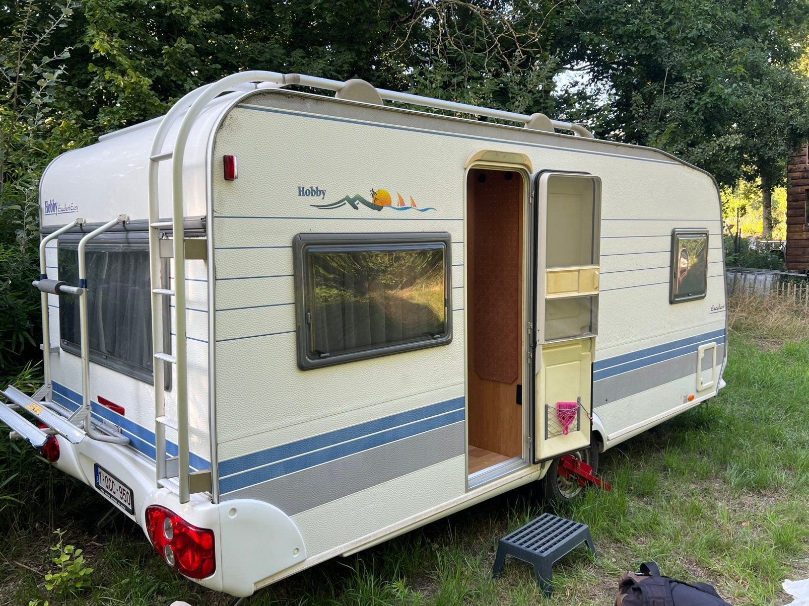 Hobby 460 ufe, Vast bed, Rondzit, Hobby, Particulier