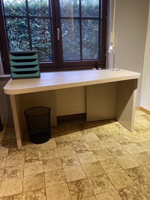 Modern bureau, Maison & Meubles, Bureaux, Autres marques, Bureau d'écolier, Comme neuf, Enlèvement