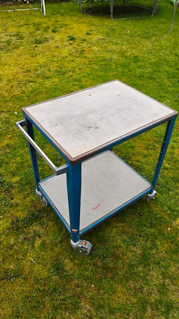 Werktafel op vielen., Doe-het-zelf en Bouw, Ophalen