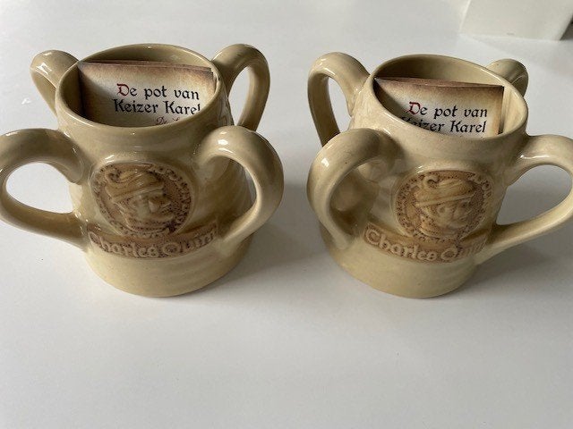 Set van 2  Keizer Karel bierpotten  met legende-kaartjes, Verzamelen, Ophalen, Zo goed als nieuw