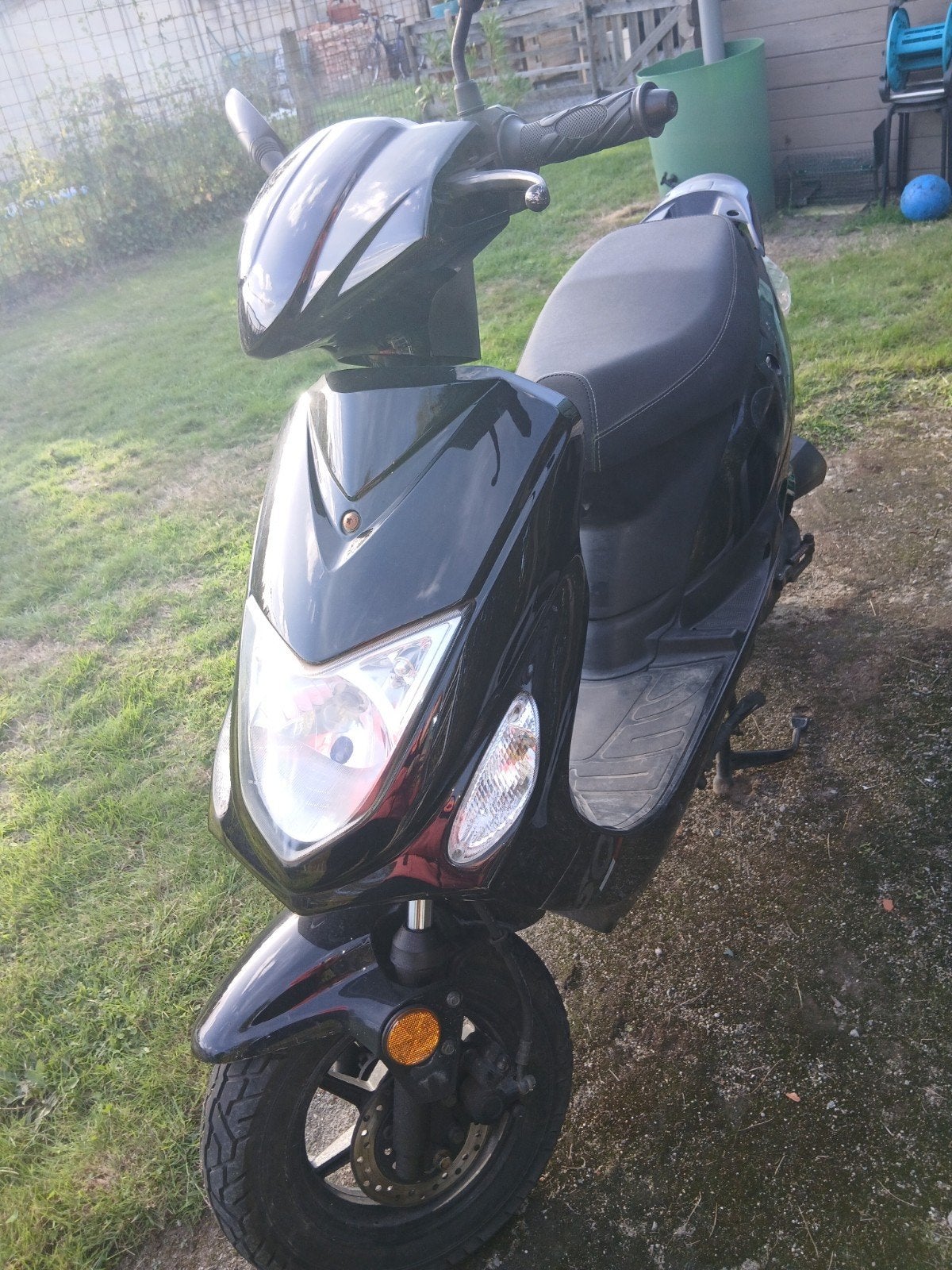 neco one scooter met werk aan (a klasse) +- 45km/uur, Ophalen