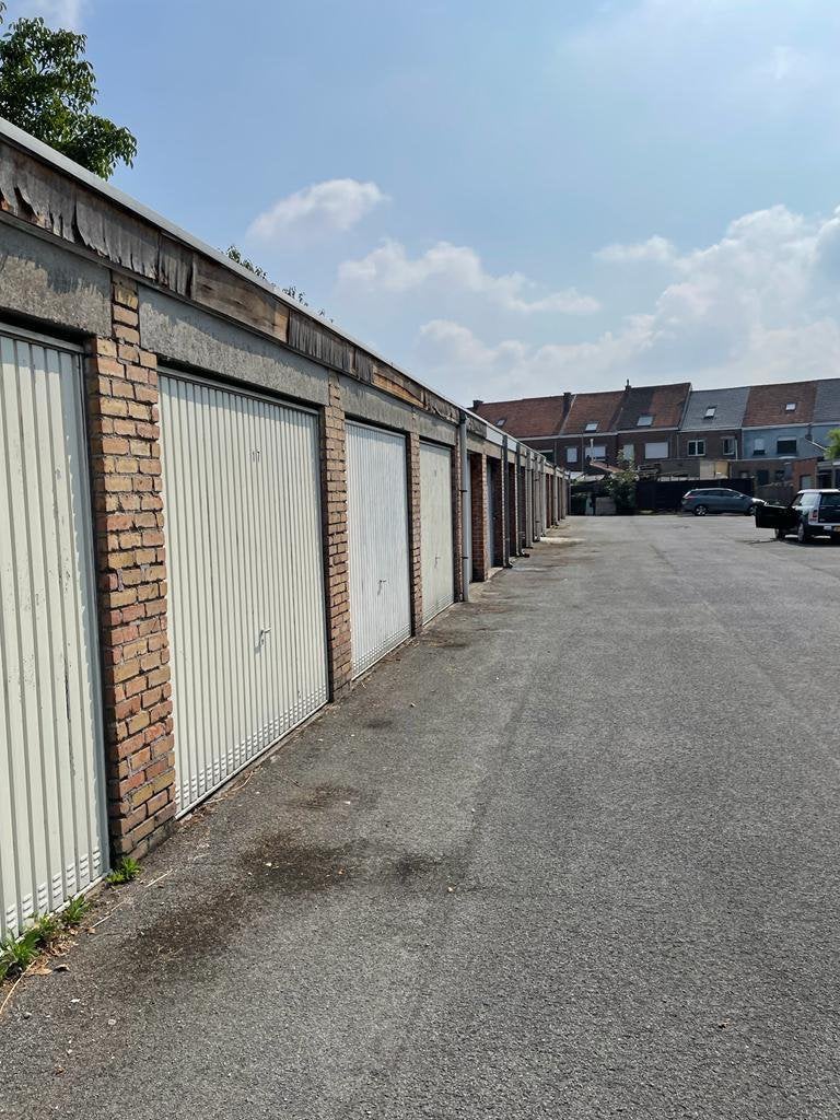 HARELBEKE : garage à louer, Articles professionnels, Location, Stock ou Remise