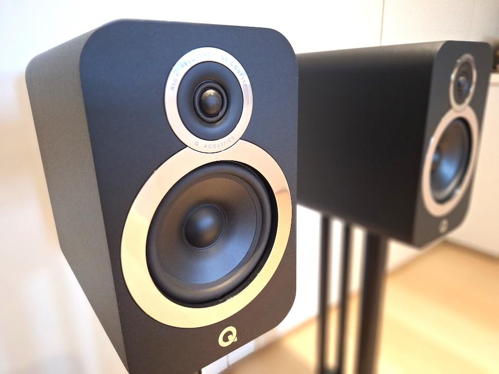 Q Acoustics 3030I bookshelf speakers + stands, Audio, Tv en Foto, Ophalen, Zo goed als nieuw, 120 watt of meer, Front, Rear of Stereo speakers