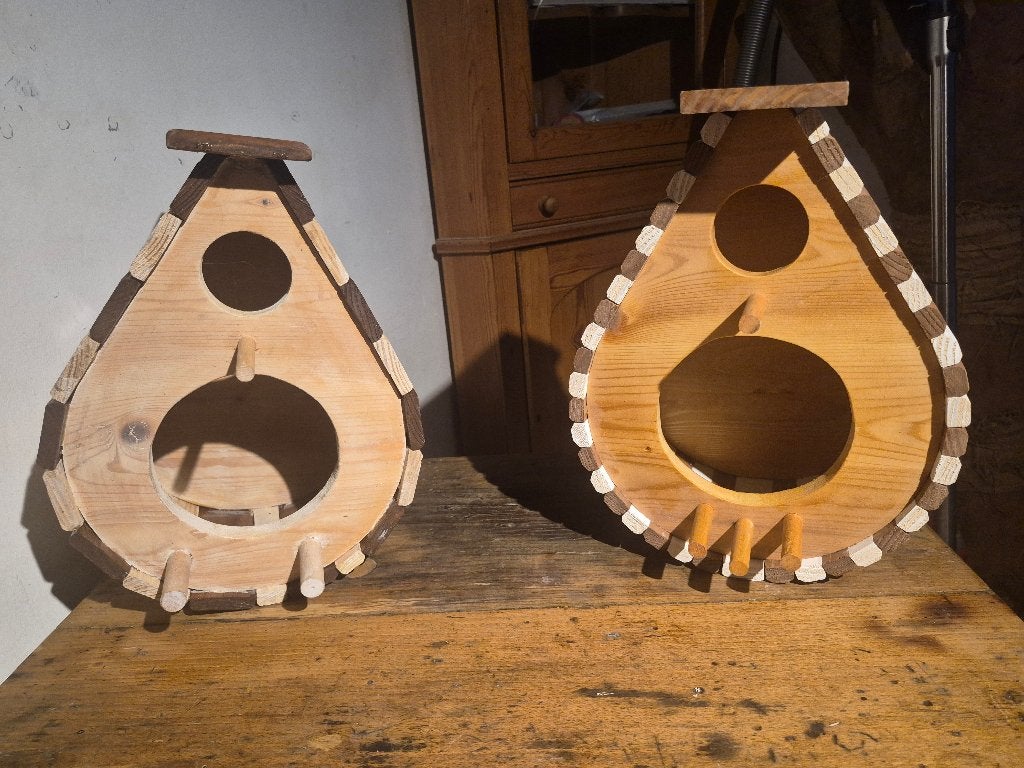 Nieuwe Vogel voeder huisjes 2 stuks, Tuin en Terras, Vogelhuisjes en Vogelbaden, Ophalen, Nieuw