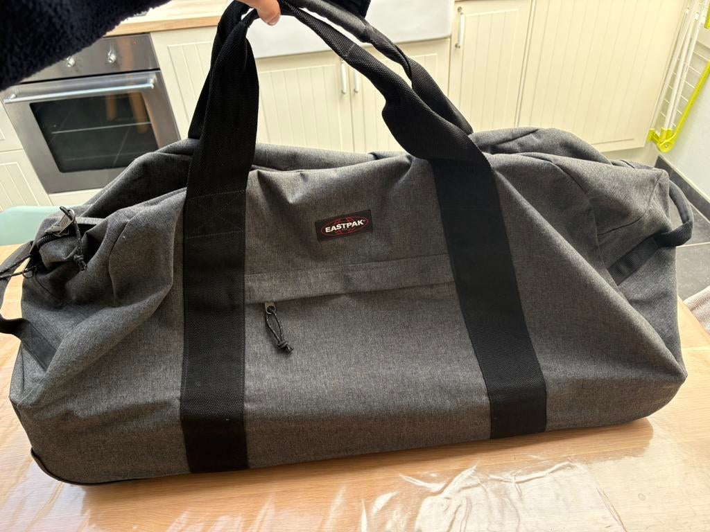 Reistas Eastpak, Handtassen en Accessoires, Tassen | Reistassen en Weekendtassen, Ophalen of Verzenden, Zo goed als nieuw, Grijs
