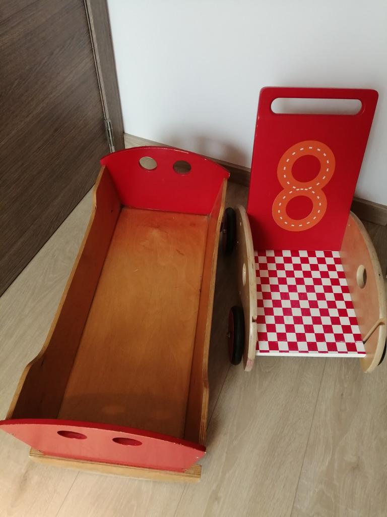 Poussette et berceau en bois  pour  poupées très bon état, Enfants & Bébés, Jouets | Poupées, Enlèvement
