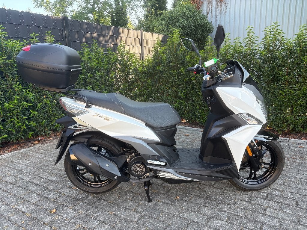Sym Jet 4 125 11KW + 1 an Garantie + entretien GRATUIT!, Scooter, Entreprise, Occasion, Permis Moto A1 minimum