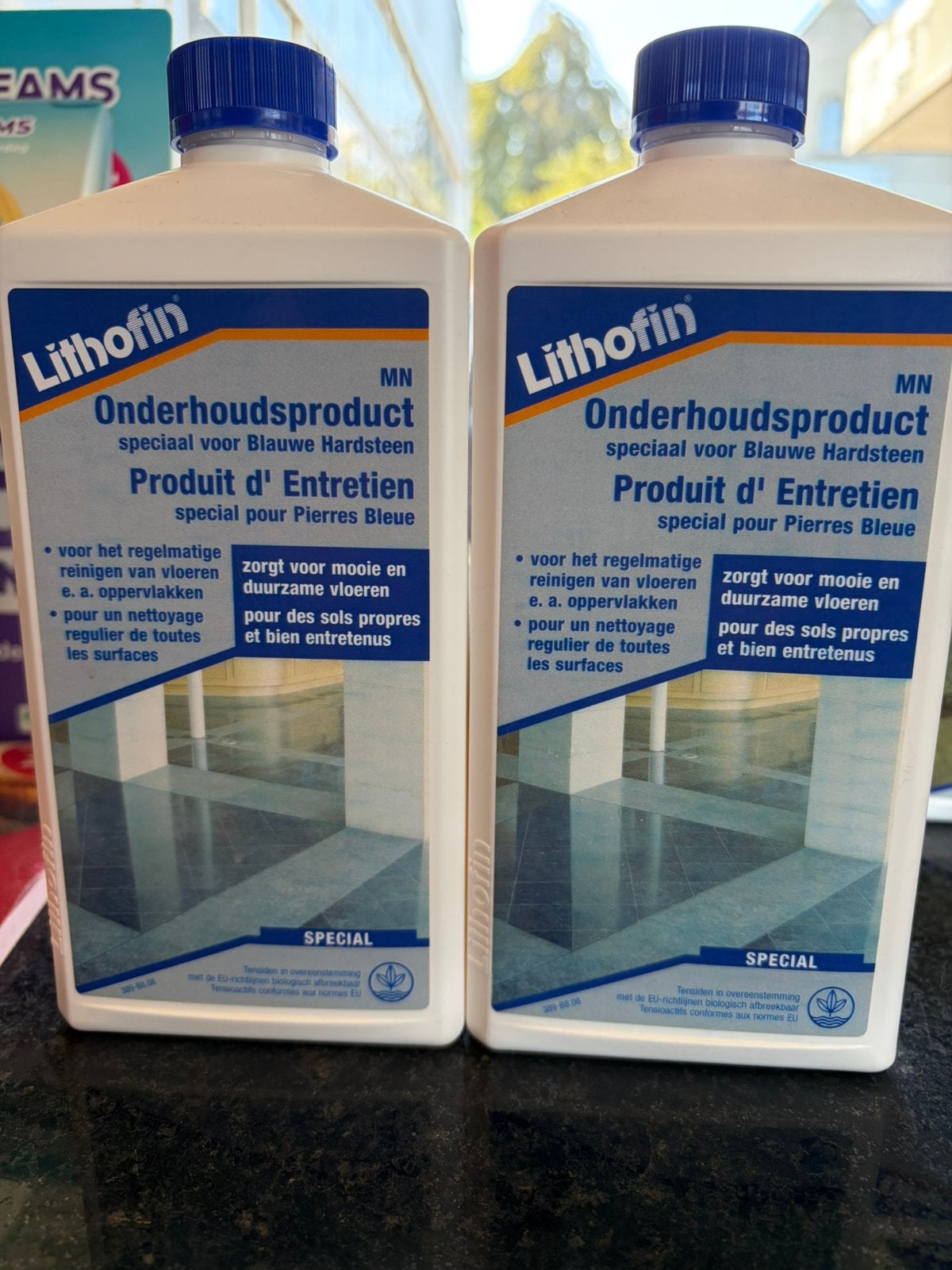 2 flessen Lithofin onderhoudsproduct voor blauwe hardsteen, Maison & Meubles, Enlèvement ou Envoi, Produit de nettoyage