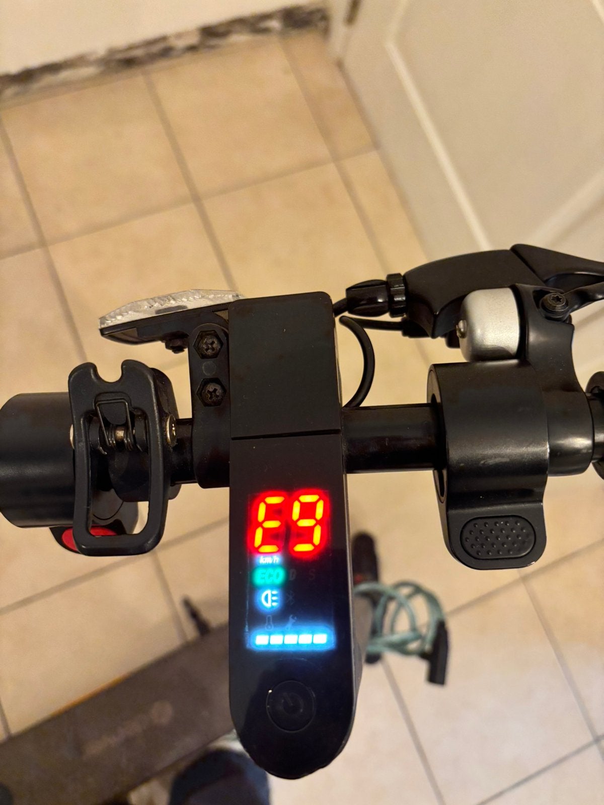 Elektrische step E9 probleem, Fietsen en Brommers, Ophalen, Zo goed als nieuw