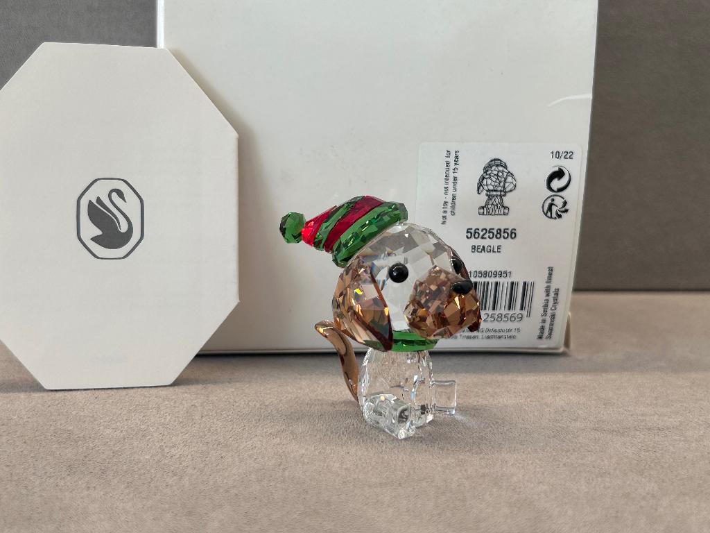 Swarovski Holiday Cheers Beagle, Ophalen of Verzenden, Nieuw, Figuurtje