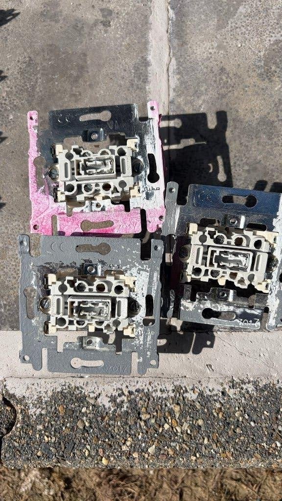 Niko PR20 interrupteur simple, bi-pol, inverseur, Enlèvement, Utilisé, Interrupteur