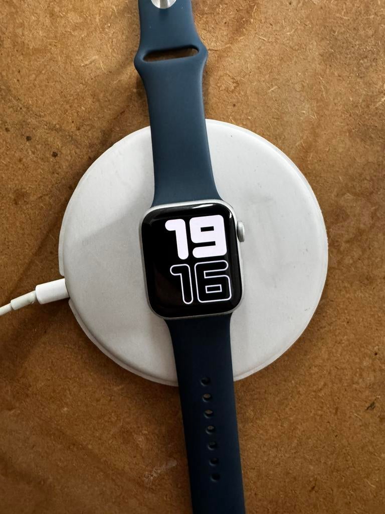APPLE WATCH SE, Étanche, Gris, Avancer d'un pas, IOS