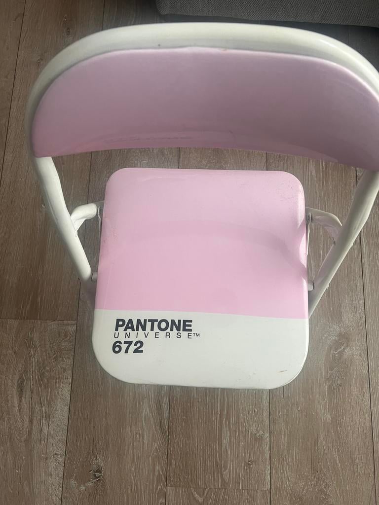 Pantone kinderstoel, Huis en Inrichting, Ophalen, Zo goed als nieuw