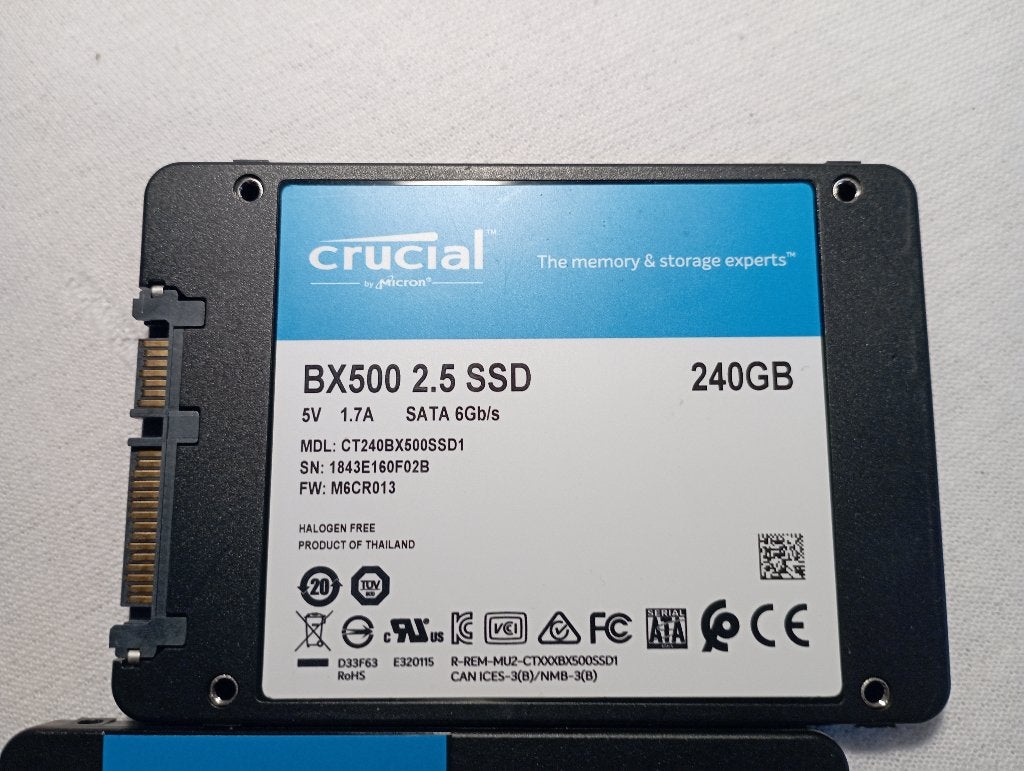 Crucial 240GB SATA SSD BX500 2.5inch 2x, Computers en Software, Harde schijven, Ophalen, Intern, CRUCIAL, Zo goed als nieuw