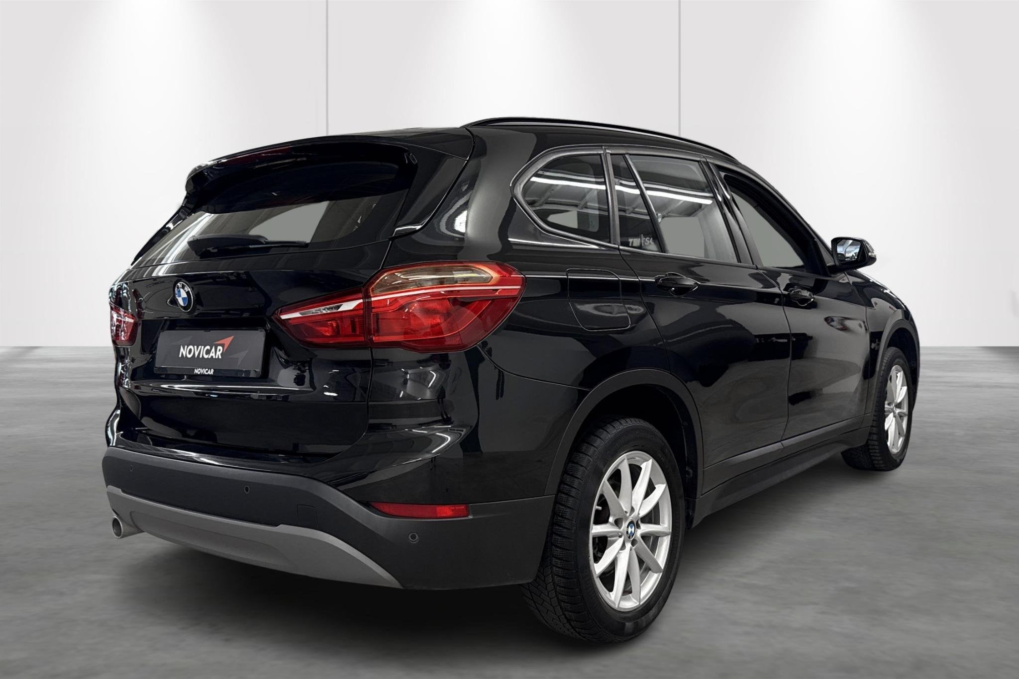 BMW X1 sDrive16d (85 kW), Auto's, 118 g/km, Stof, Gebruikt, https://public.car-pass.be/vhr/7e52e1ee-250a-4736-87dc-560065ce2bc4