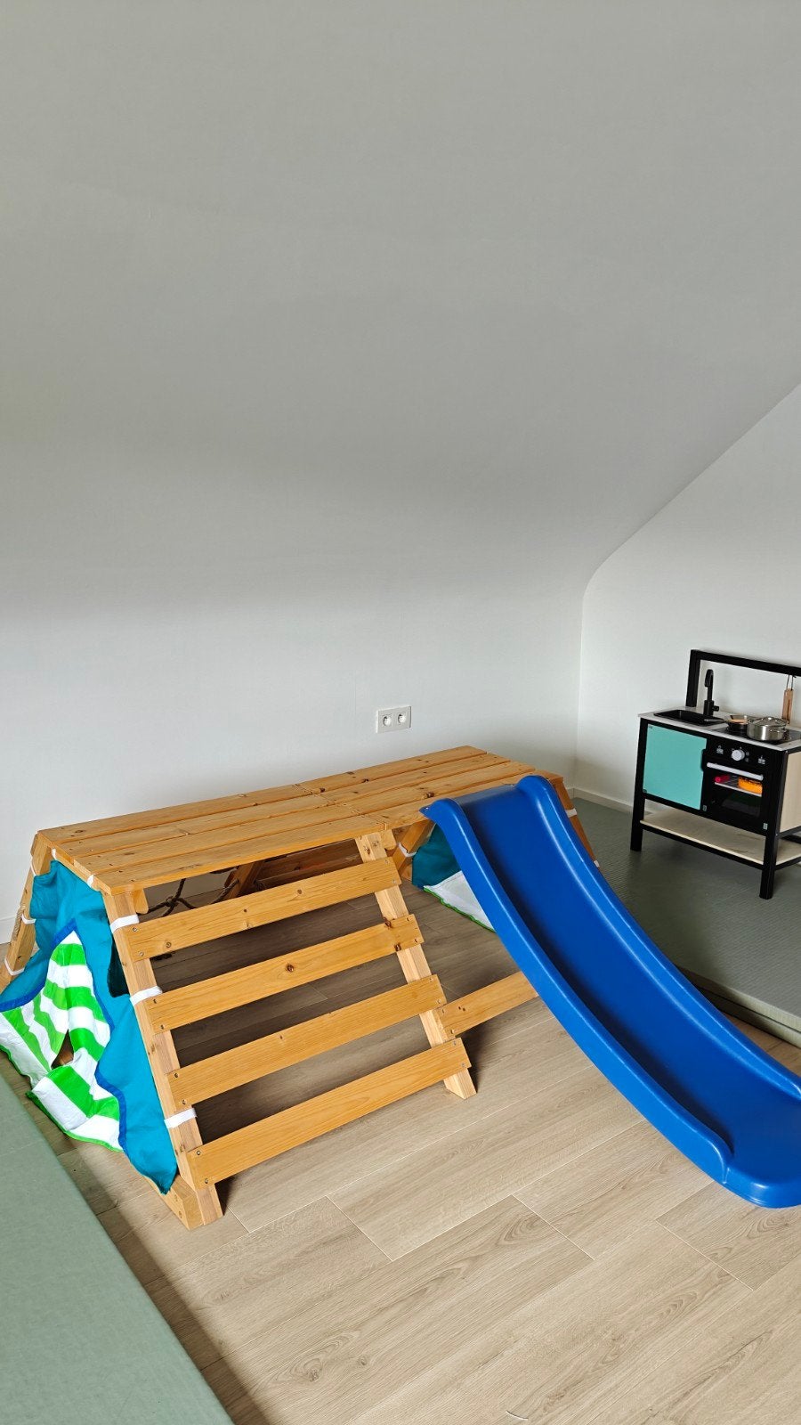 Tipi / klimrek met glijbaan, Ophalen, Glijbaan