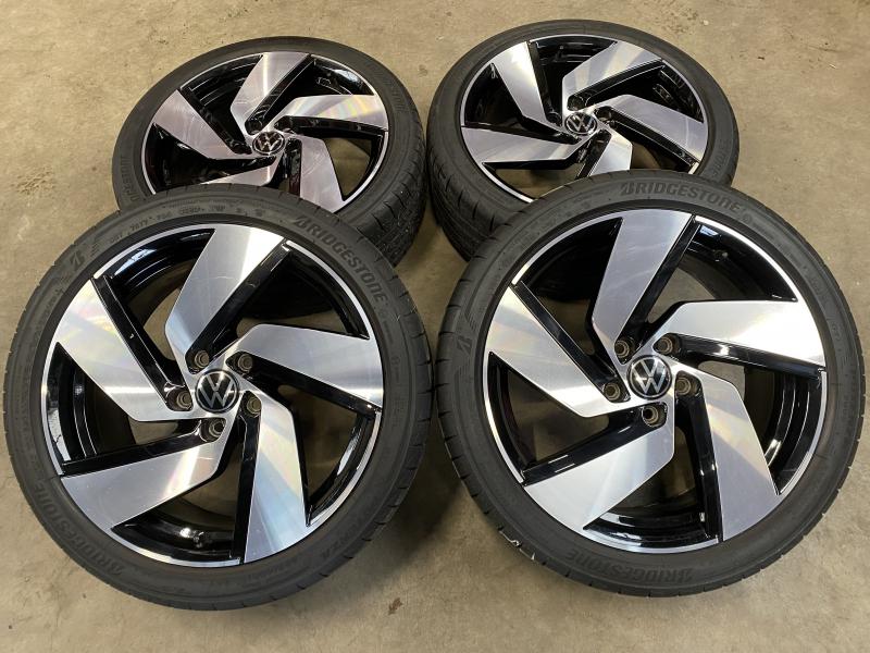 VW GOLF 7/8 GTI ZOMERSET 225/40/R18 RICHMOND, Auto-onderdelen, Banden en Velgen, Ophalen, 18 inch, Gebruikt, Banden en Velgen