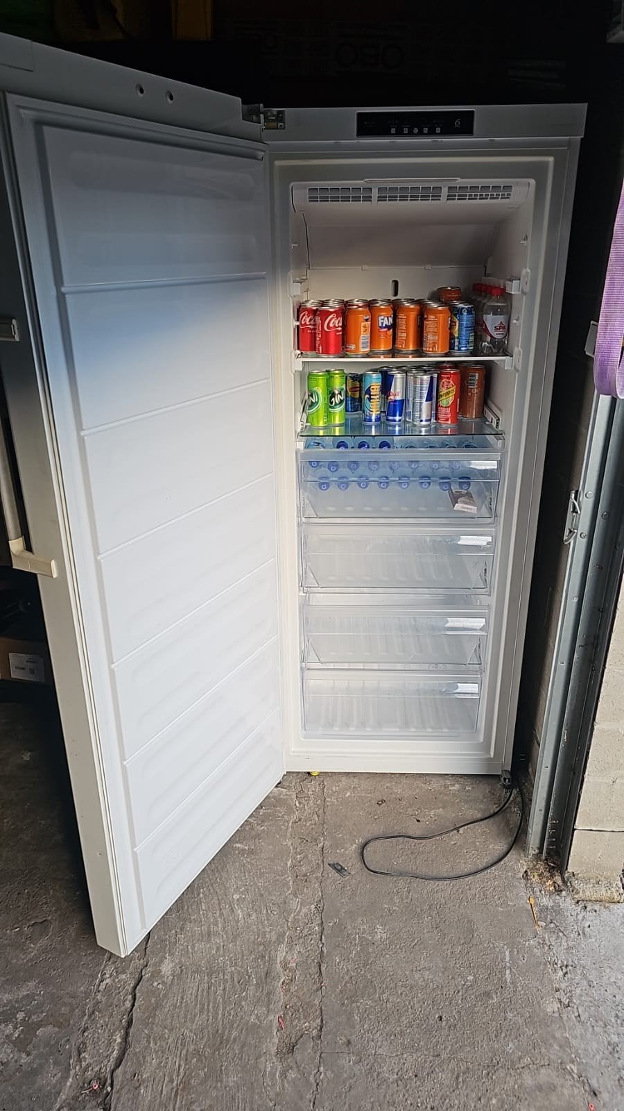 Whirlpool WVA31612NFW vrijstaande diepvriezer in goede staat, Elektronische apparatuur, Ophalen