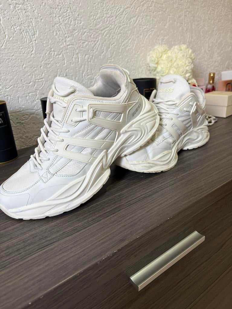 (GUESS SCHOENEN ORGINIEEL), Vêtements | Hommes, Chaussures, Enlèvement, Comme neuf, Blanc