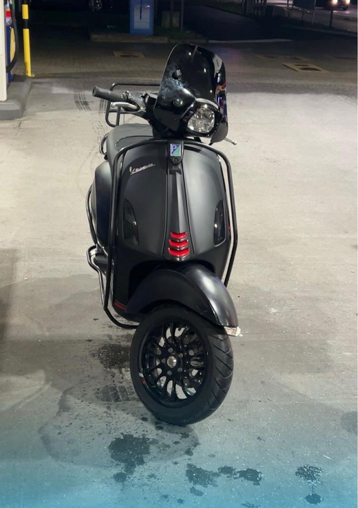 Vespa Sprint 2022 model Klasse A, Fietsen en Brommers, Scooters | Vespa, Ophalen of Verzenden, Zo goed als nieuw