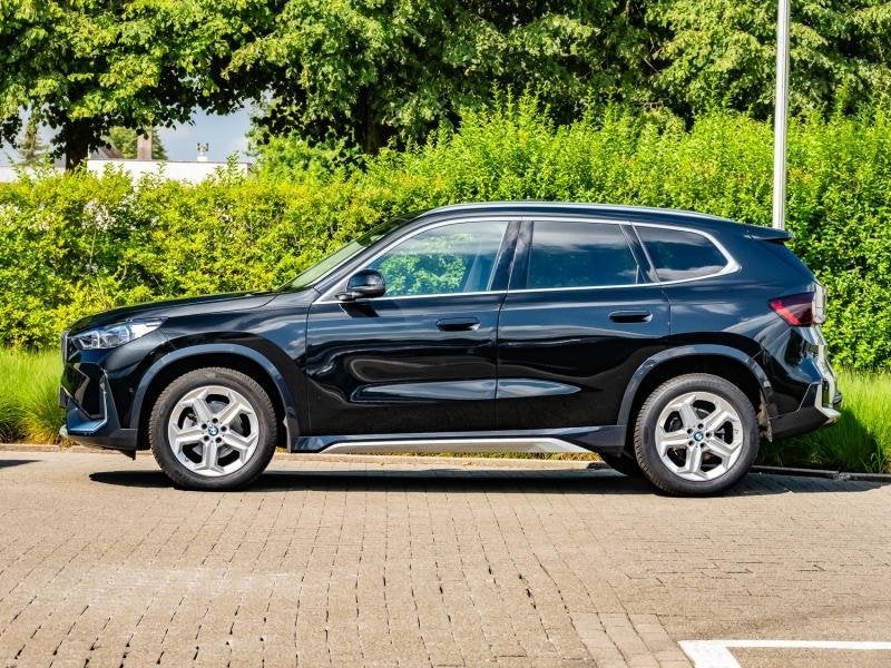 BMW X1 sDrive/Harman-Kardon, 136 pk, Zwart, https://public.car-pass.be/vhr/d2bb5504-1046-4a20-9e7e-60434c069363, Bedrijf