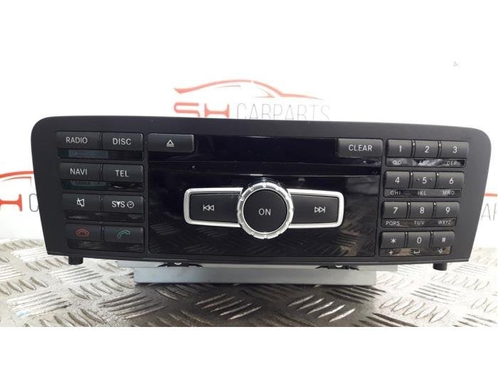 Radio CD Speler van een Mercedes B-Klasse, Gebruikt, -, Ophalen of Verzenden, -