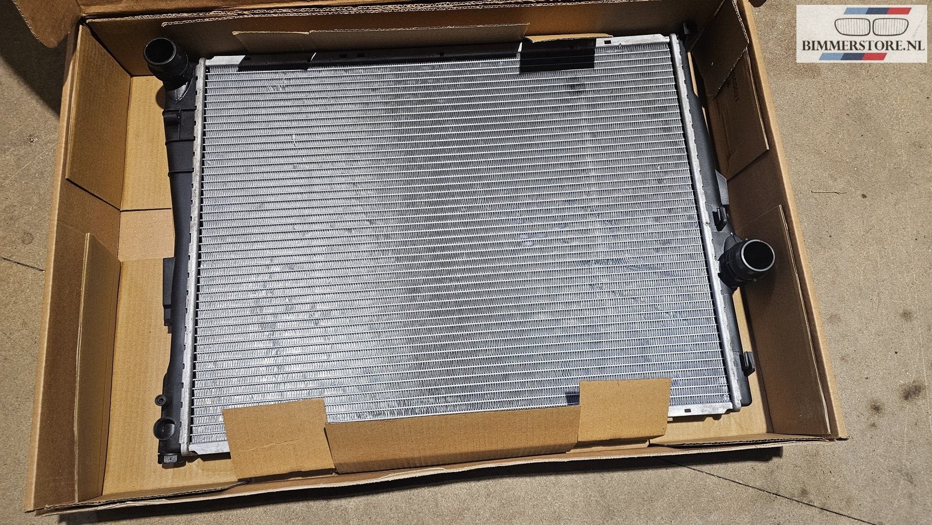 Radiateur NRF BMW 3 Serie E46 handgeschakeld 51580, Neuf, -, -, Enlèvement ou Envoi