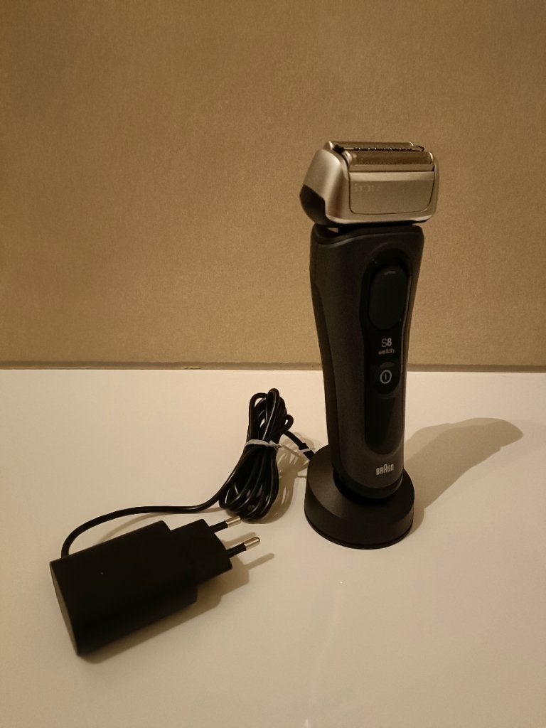 Braun Elektrisch scheerapparaat Series 8, Elektronische apparatuur, Persoonlijke Verzorgingsapparatuur, Ophalen, Zo goed als nieuw