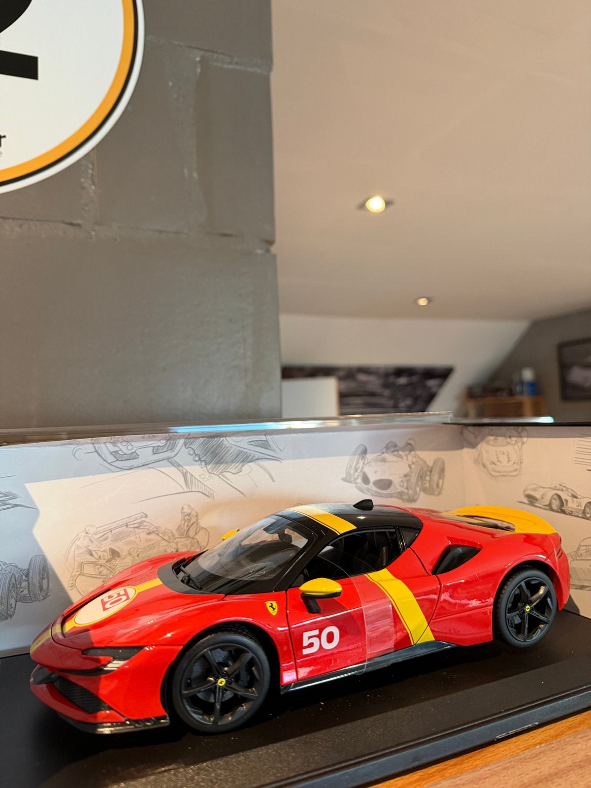 Ferrari SF90 Asetto Fiorano, Ophalen of Verzenden, Zo goed als nieuw