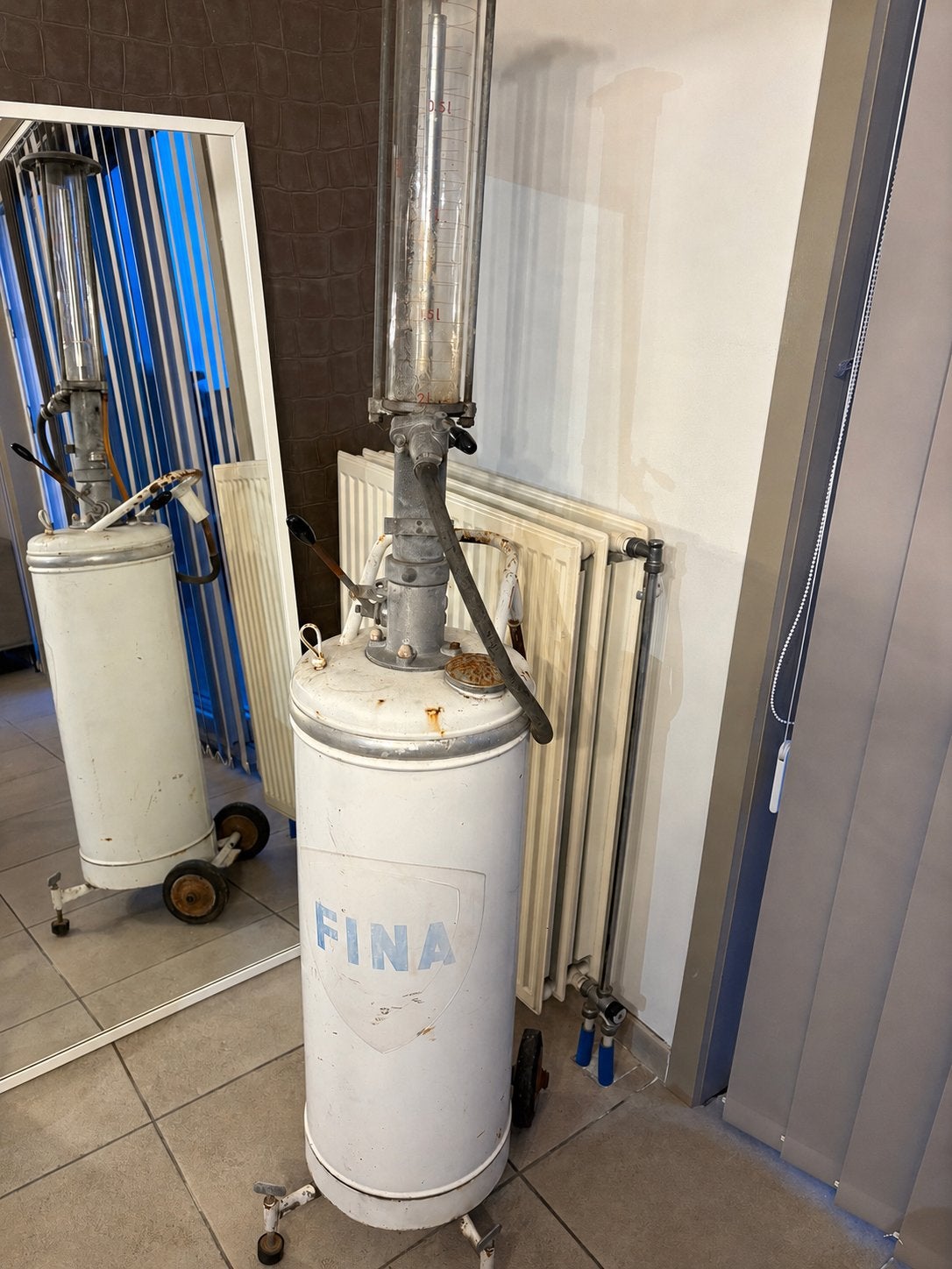 Pompe essence 2t mesureur d'huile  FINA Horn Flensburg, Enlèvement, Utilisé