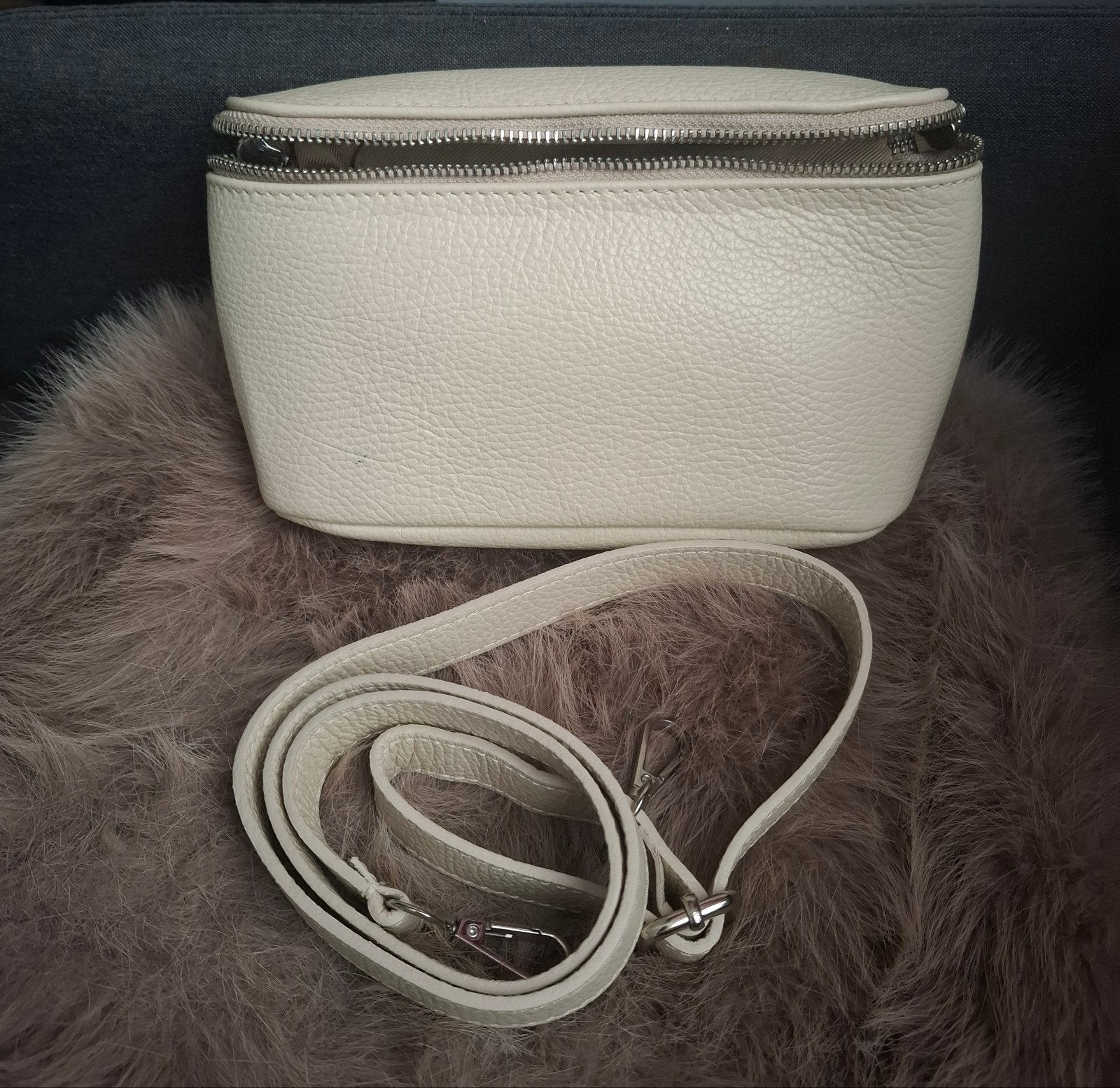 lederen cross-over, Bijoux, Sacs & Beauté, Autres marques, Cuir, Enlèvement ou Envoi, Comme neuf
