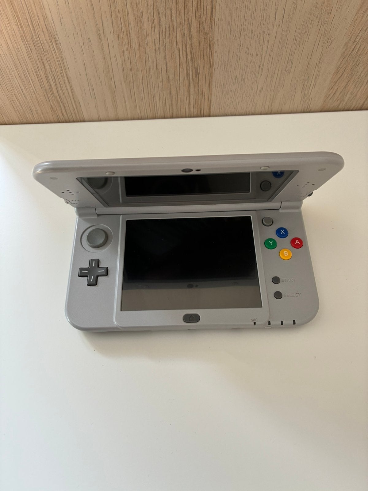 Nintendo New 3ds xl Snes edition, Consoles de jeu & Jeux vidéo, Consoles de jeu | Nintendo 2DS & 3DS, Enlèvement, Comme neuf, 3DS