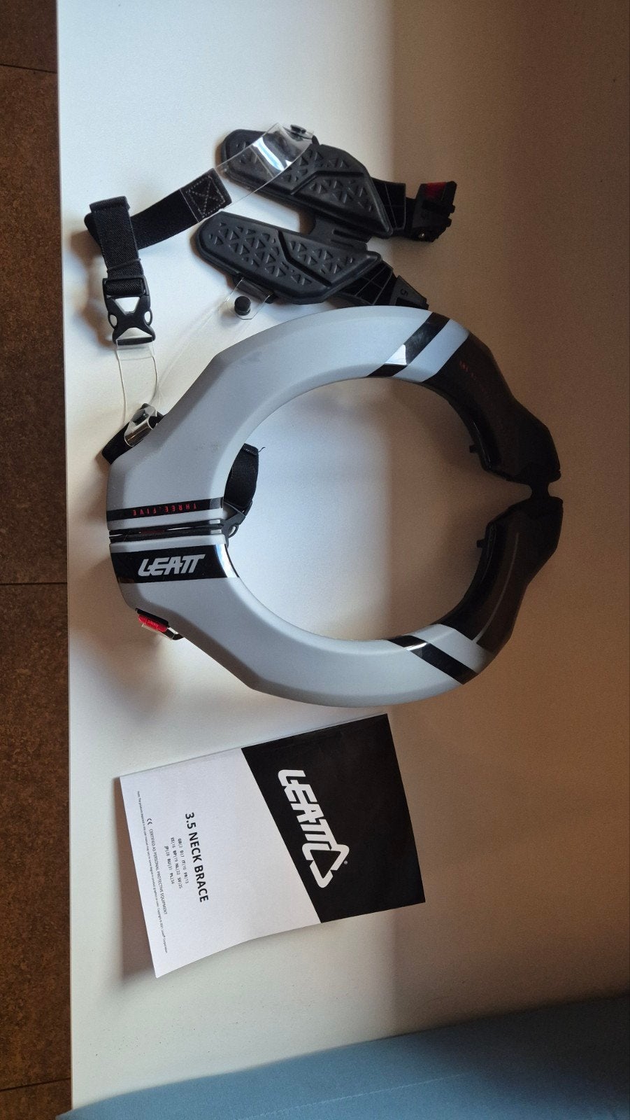 nekbrace leatt 3.5, Divers, Enlèvement ou Envoi, Neuf