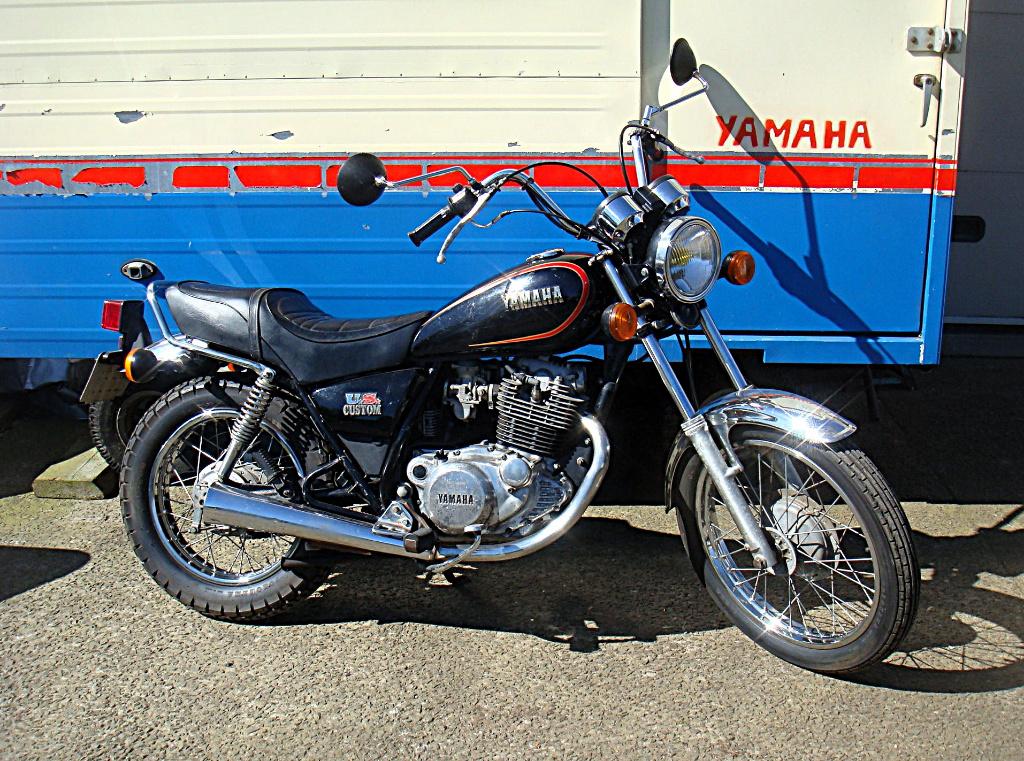oldtimer 1 cilinder yamaha 250cc, Motoren, 250 cc, Chopper, 1 cilinder