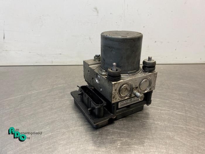 ABS Pomp van een Nissan Qashqai (Qashqai 07-), Gebruikt, -, -, Ophalen of Verzenden