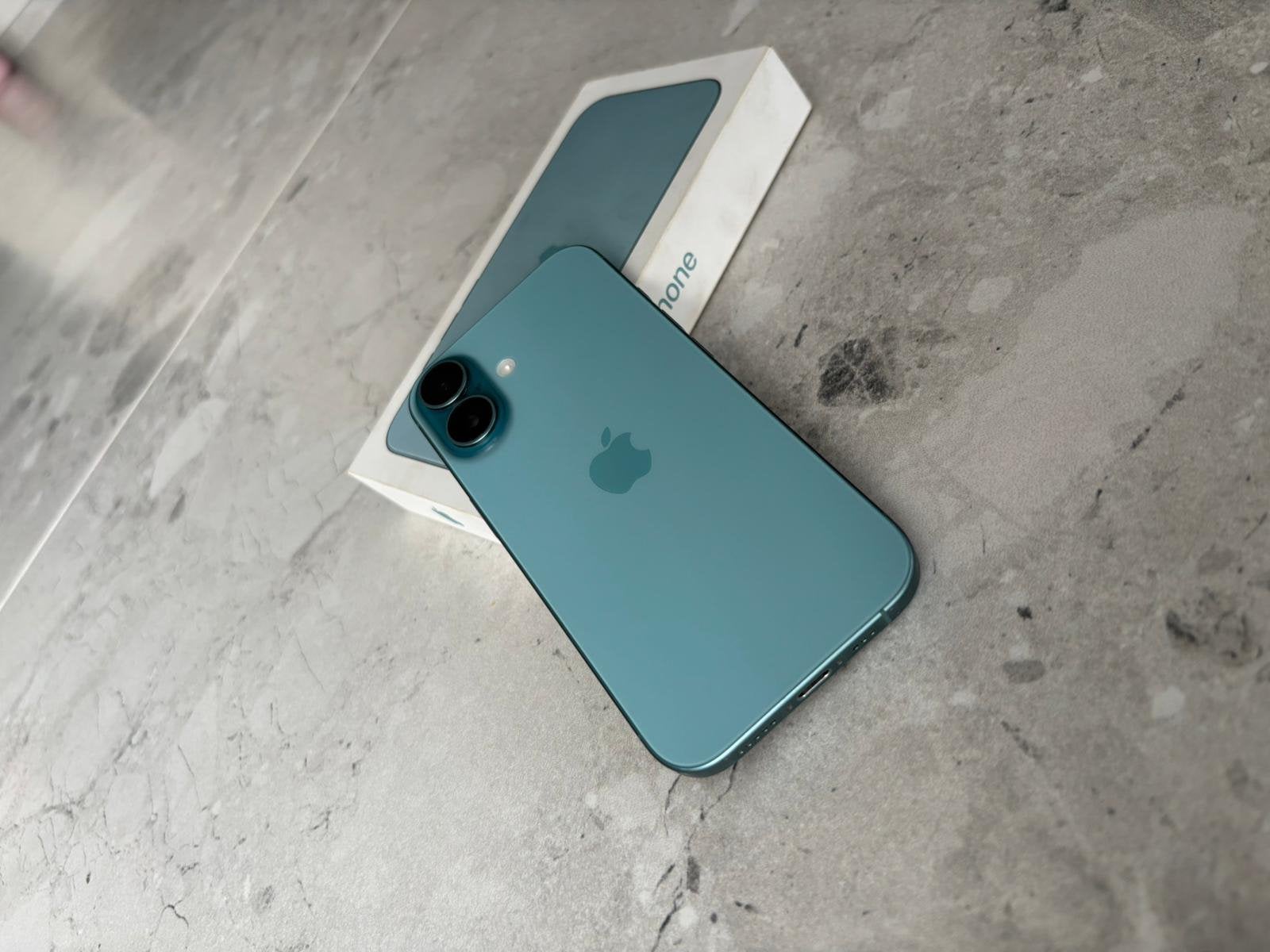 iPhone 16 128 GB, Telecommunicatie, Mobiele telefoons | Toebehoren en Onderdelen, Ophalen, Zo goed als nieuw