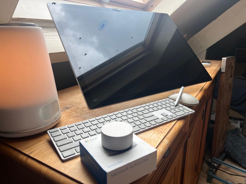 Microsoft Surface Studio - lees beschrijving!, Computers en Software, Windows Tablets, Ophalen, Zo goed als nieuw