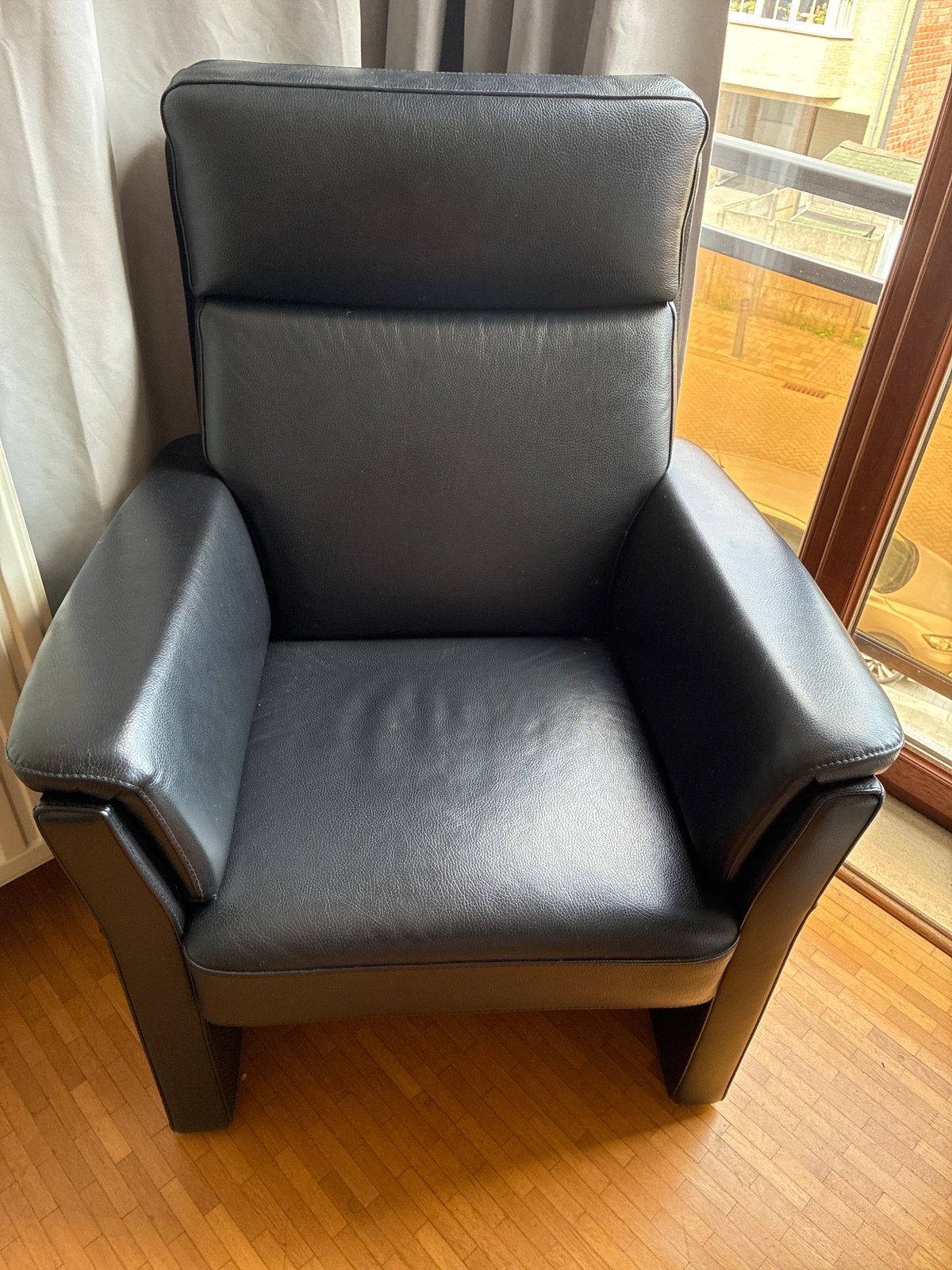 Zwart lederen fauteuil, Huis en Inrichting, Ophalen, Gebruikt, Minder dan 75 cm, Leer