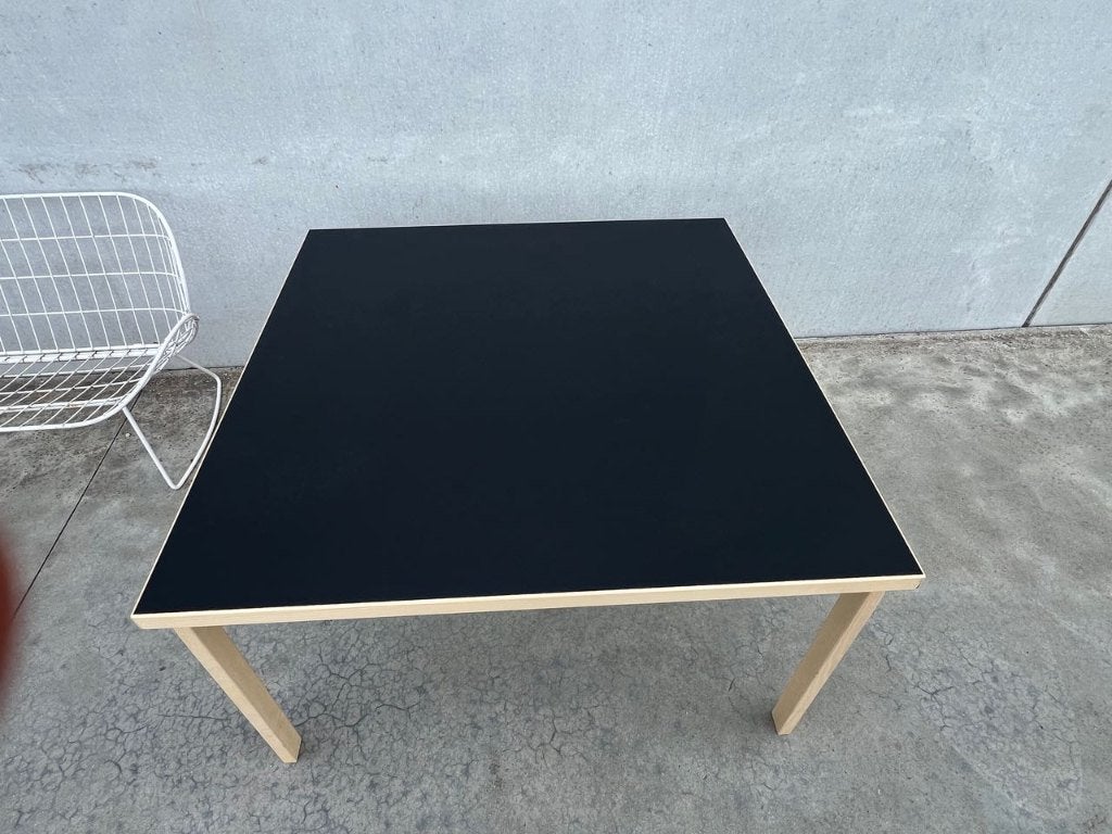 TABLE ARTEK 84, 120x120, 100 à 150 cm, Enlèvement ou Envoi, Design, Comme neuf